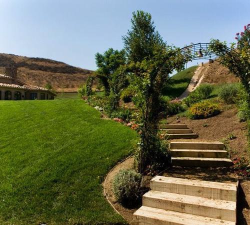 Landscape Maintenance In Beverly Hills